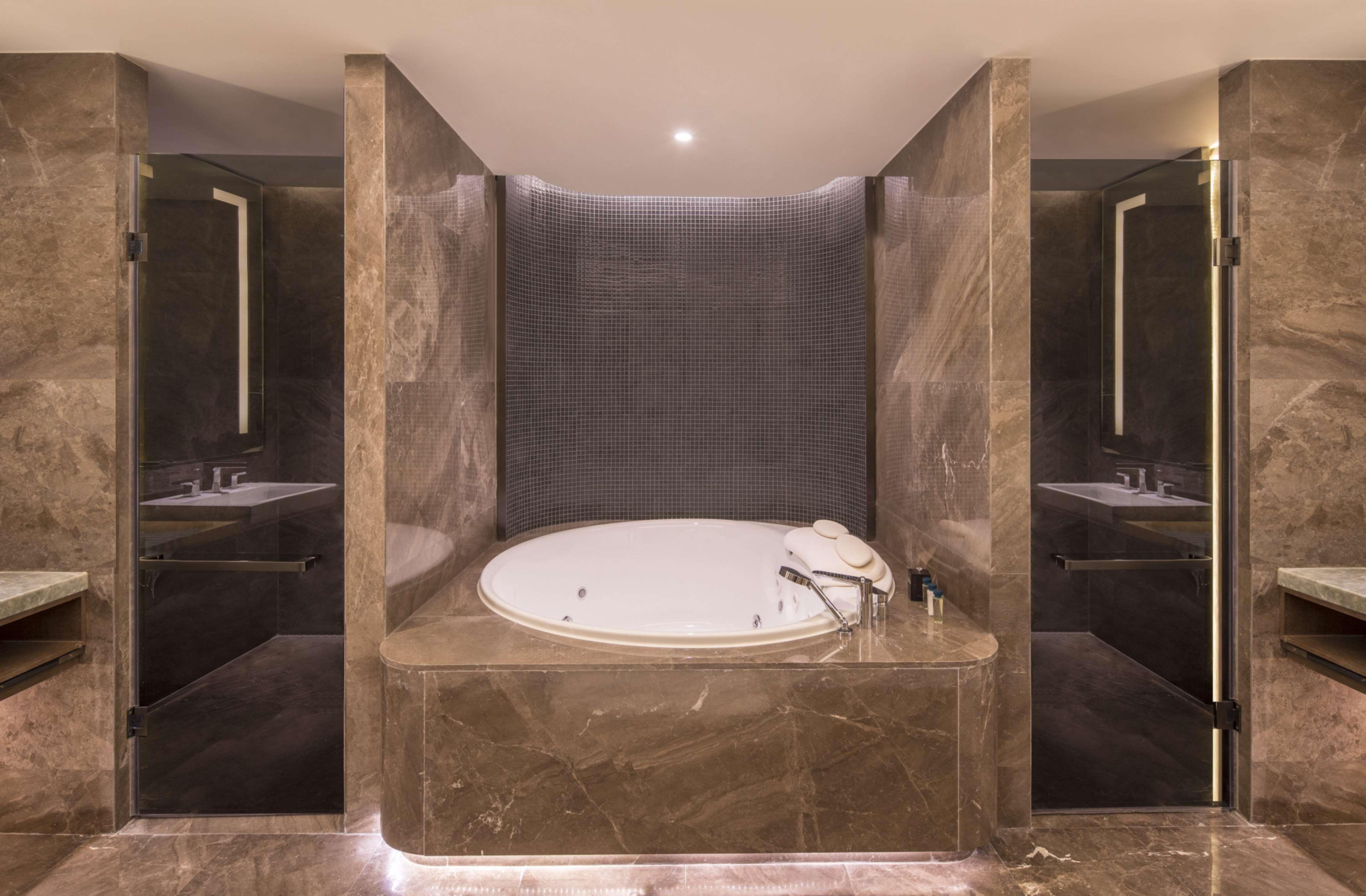 Doubletree By Hilton Hotel Shenzhen Longhua, Near Huawei, Foxcnn, Shenzhen North Railway, Uniwalk & Uniworld Shopping Mall, Sam'S Club Luaran gambar